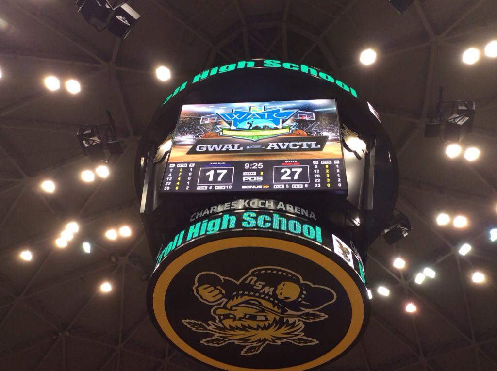 joannachadwick's tweet image. Maize girls leading  Kapaun 27-17 at half at Koch Arena. #vkscored