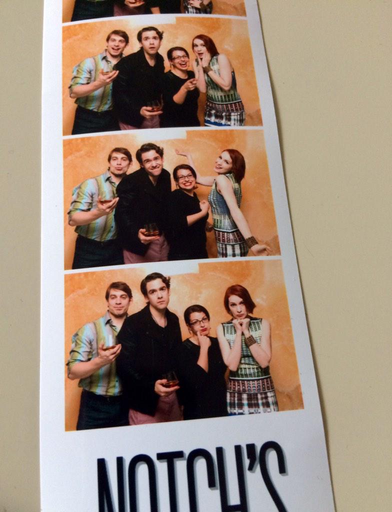 B7BUOEpCEAEsqge.jpg:large