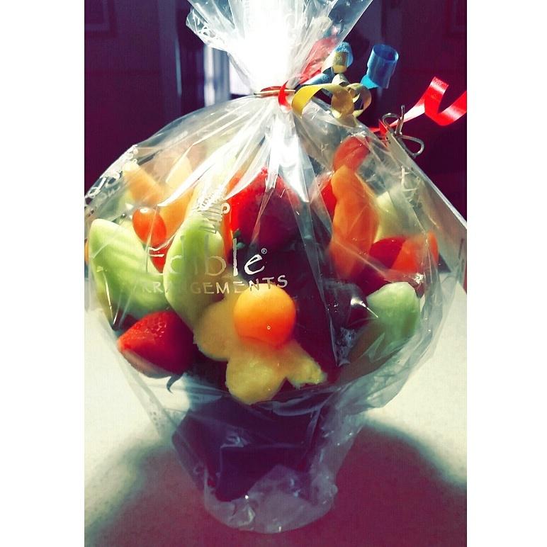 ImAlvar0's tweet photo. Im so happy right now! 😉 He's soooo sweet!  😍 #MyDelivery http://t.co/KTPnERoUT7