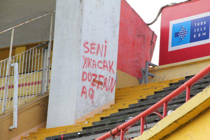 Seni Yıkan Dozerin... ...
#AliSamiYenUnutulmaz