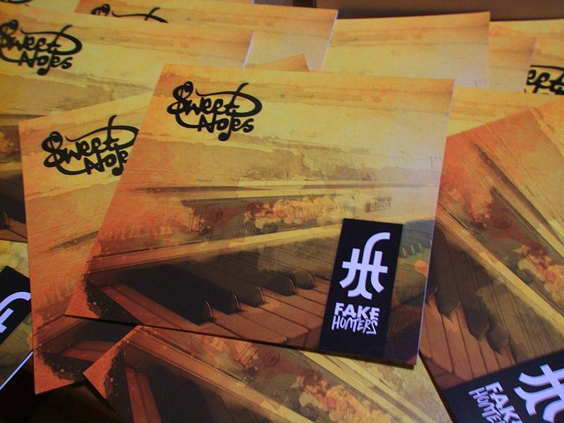 FakeHunters's tweet photo. #SweetNotes out now 
http://t.co/WQVslZjk3x http://t.co/JaHYutrHYm