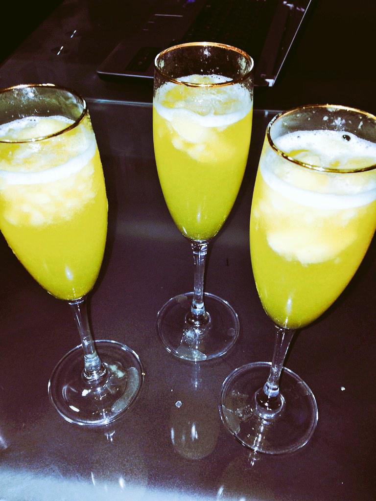 m_martinez03's tweet photo. #CenaDeChicas #CóctelBellini @miriolna #Marta http://t.co/P2CDUZXuNs
