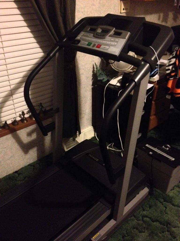ZachMoody33's tweet photo. This is the bane of my existence. #runninginside #whereareyouspring http://t.co/gelAoJ0AhT