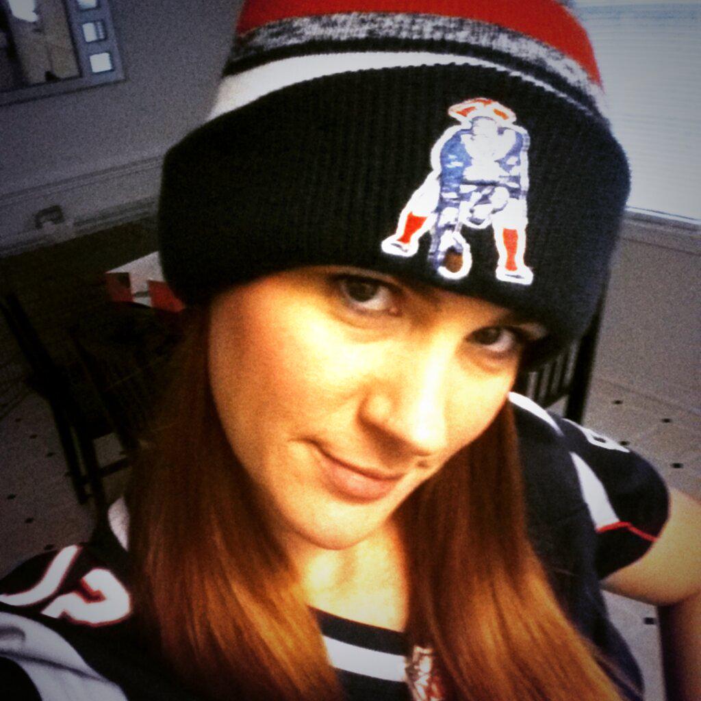 AndieJ82's tweet image. Rocking the Tom Brady hat! #Patriots #samehat #Bradyisbetter #PatriotsNation #NFLPlayoffs