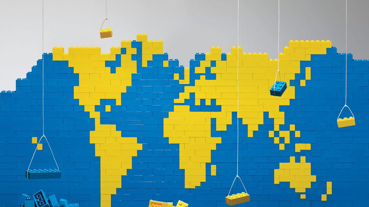 Propertyshe's tweet image. #Creative #untech @FastCompany: How Lego became the Apple of toys f-st.co/DheDBy7
