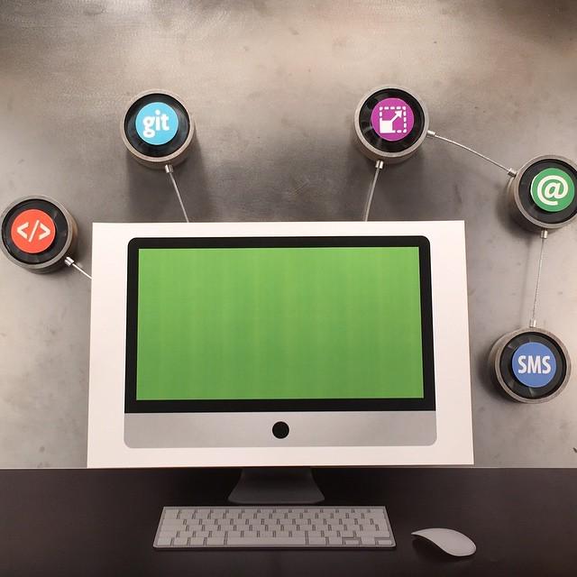 atomateIO's tweet image. Finishing the green screen iMac for the video. All of the atoms are ready to roll!