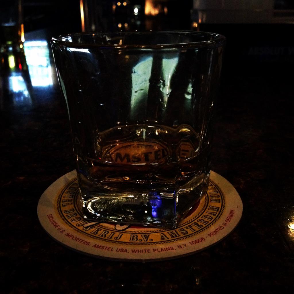 JohnnyRalphio's tweet photo. Drink you're jack neat http://t.co/cogqqPpR43