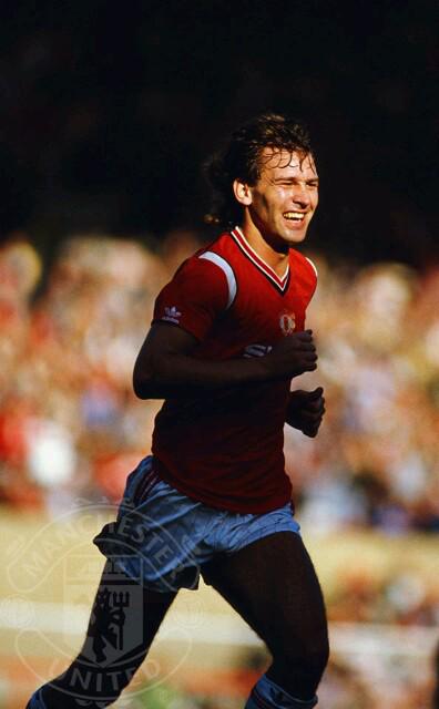 Happy Birthday Bryan Robson. What an legend! 