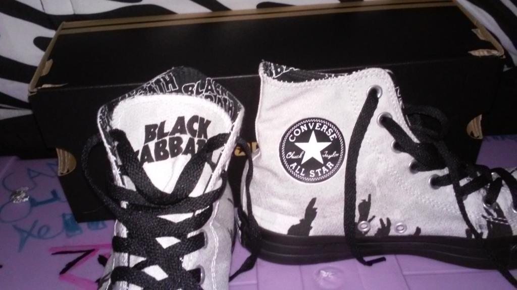 motley crue converse