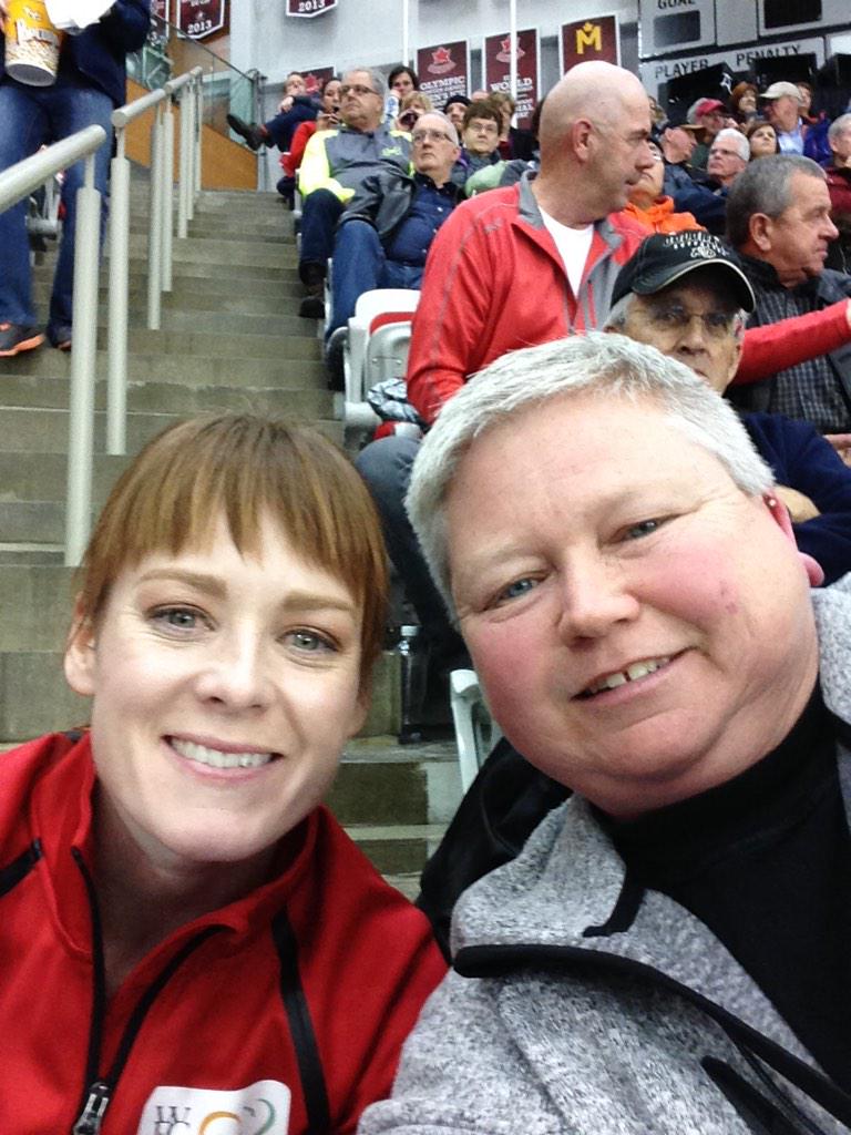 MaxwellTL27's tweet photo. #ccaselfie had a great time at the #WFGcontinentalcup tonight! Thanks @02ginger @CCACurling http://t.co/Ldn6XLS6P5