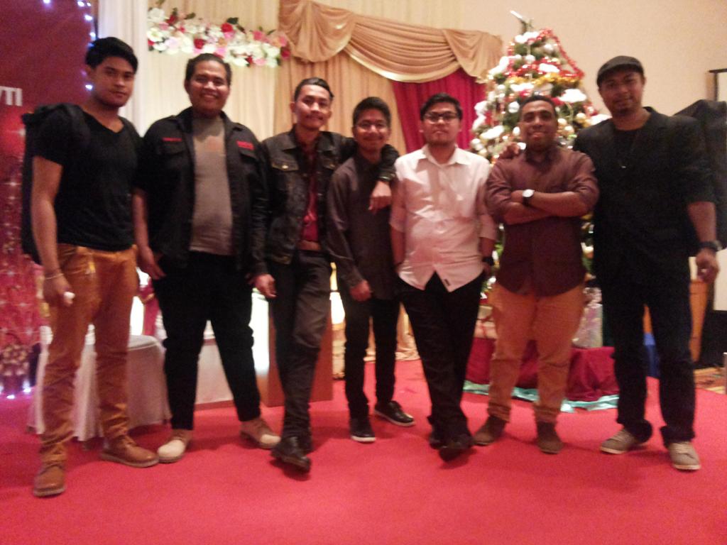 Acoustic_GPBZ's tweet photo. Latepost pake banget.... http://t.co/WrGrFlC2bD