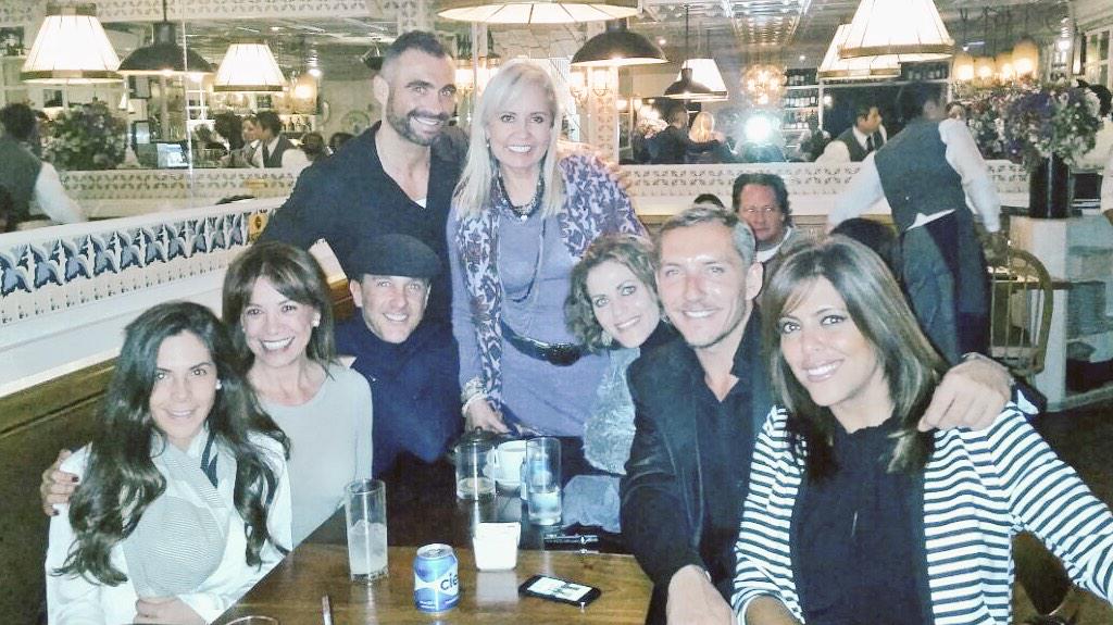 Divertido cumple de <a href="/pepebandera1/">DOCTORPEPEBANDERA</a> <a href="/carlaestrada/">Carla Estrada</a> <a href="/DraJulieSalomon/">Julie Salomón</a> <a href="/rmaltagliati/">Roberto MALTAgliati</a> @MonalcarazM <a href="/MartinezGeno/">Genoveva Martinez</a>