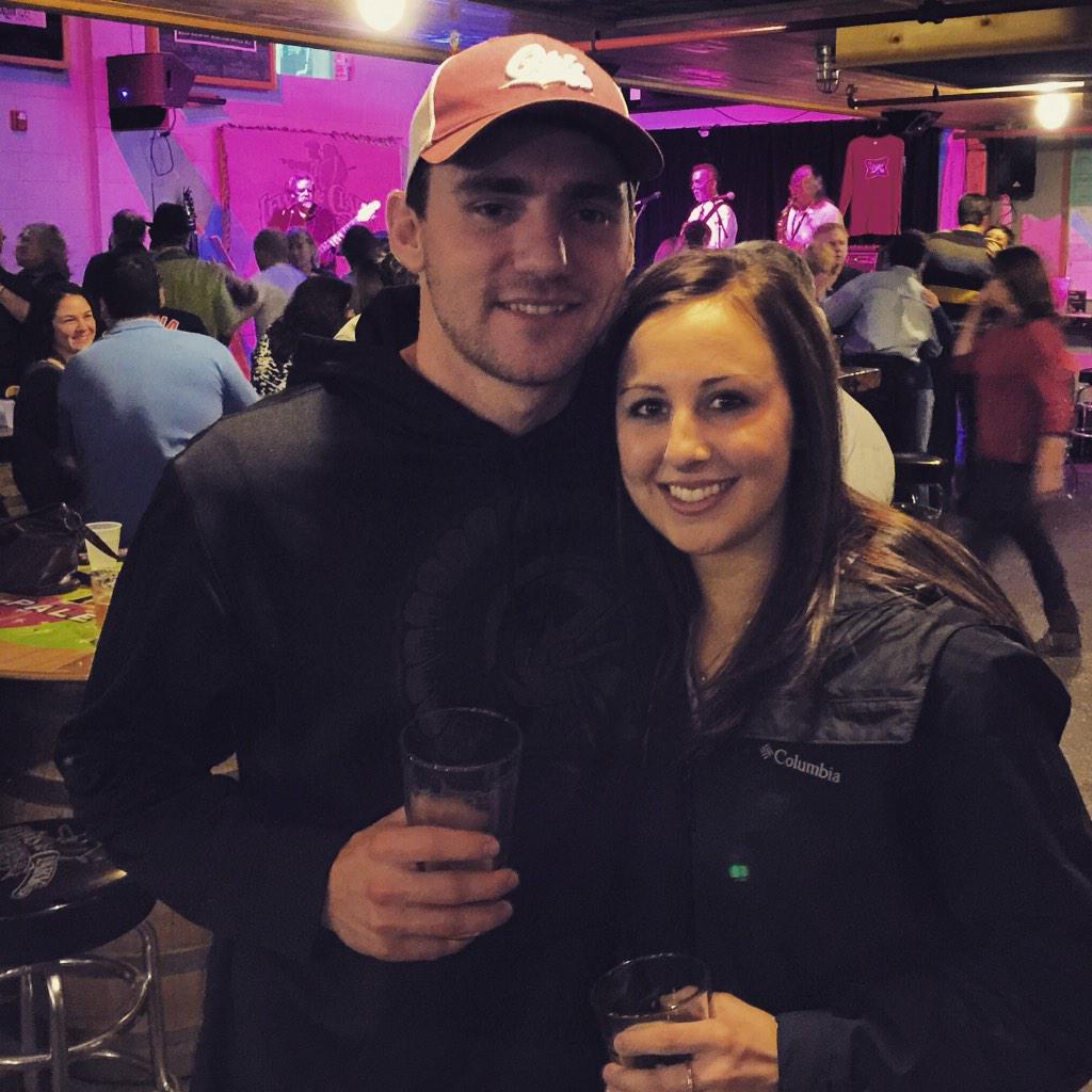 ManRoberts's tweet photo. Good brews, good music, best guy 😘❤️@Evans2407 http://t.co/i6T5sQiCOQ