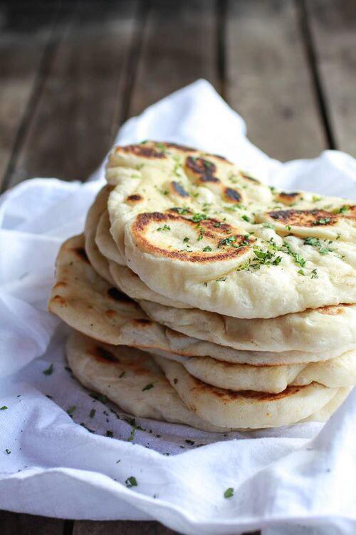 IndianCravings's tweet image. Buttered garlic naan