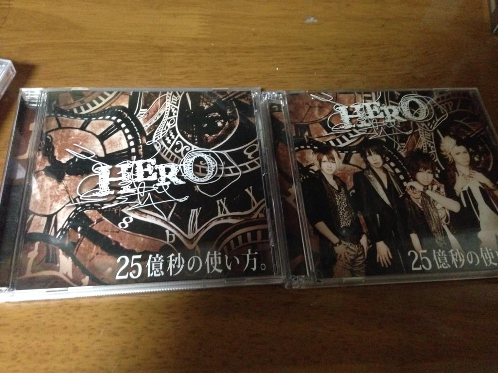 mkhr11's tweet photo. 【お譲り 譲渡】
HERO 25億秒の使い方。ＡとＢセットを送料込み500円でお譲りします。ケースに多少の傷などありますが中身に支障はありません。 http://t.co/wqvVt7IPyF