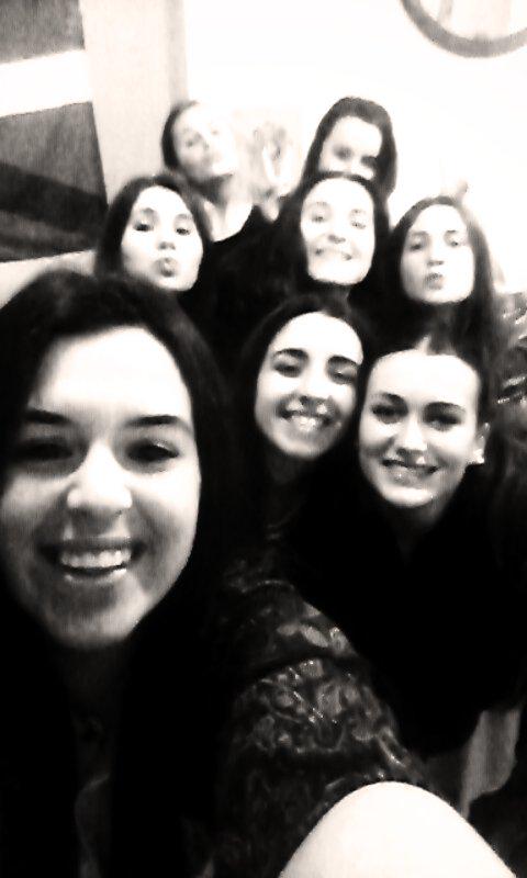 Sinses's tweet photo. Y los 19 de @yaizarubio96 se empiezan bien!!! Zorionaaaaak amatxu🎂🎁🎉🎊🙌🔝😘❤ http://t.co/BGc1Evvw3T
