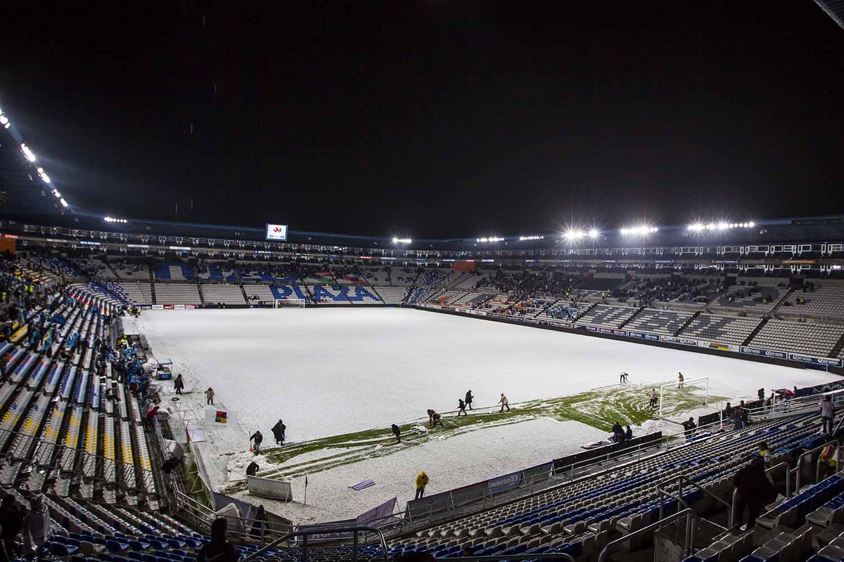 Migue_luk's tweet photo. Fuerte granizada en el Huracan previo al #Tuzos vs #CruzAzul #Jornada1 #LigaMx #Recordphoto @record_mexico http://t.co/rwu546ISzL