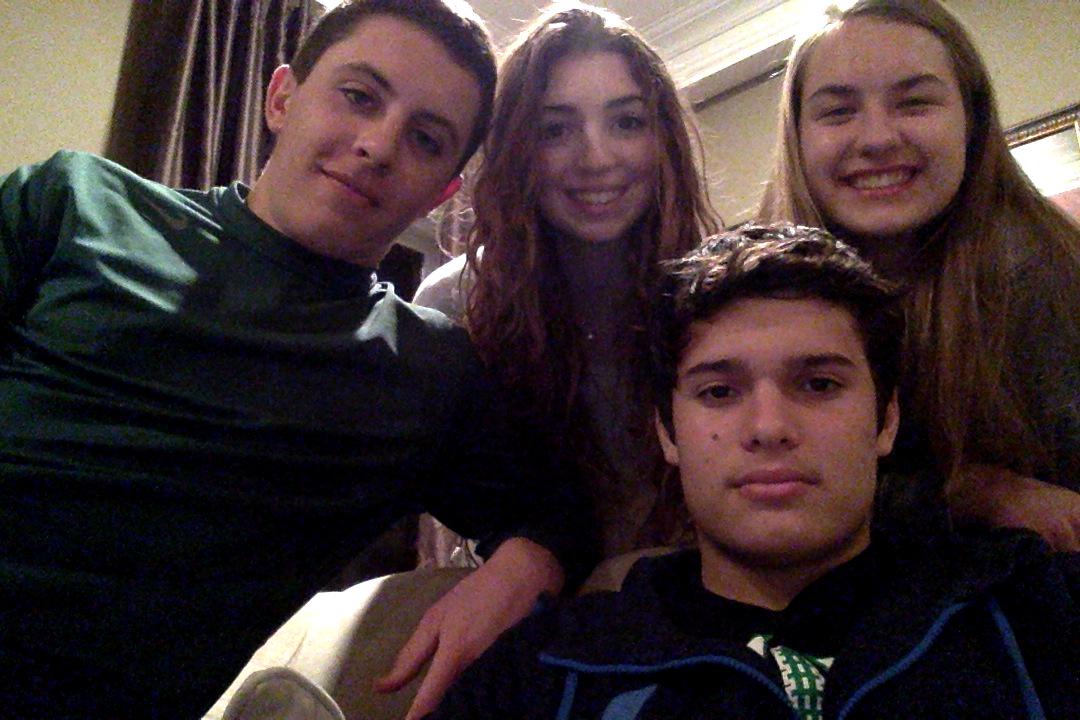 buldosa1's tweet photo. Cinderella Man viewing party! @pvhswalter @AndrewFlores404 @JackSmolen @garbacno #pvus2ap http://t.co/d6qFYlYmXz
