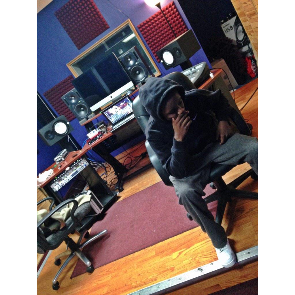BenjiPromoter's tweet photo. 🎶🎤 http://t.co/MuEO46kOMX
