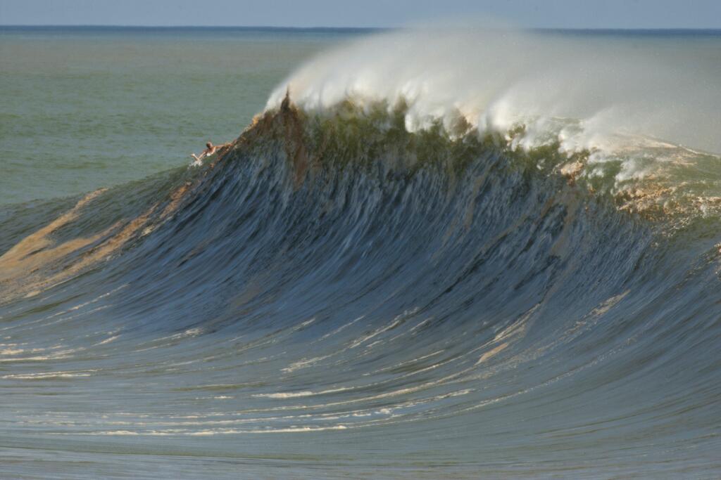 wsl's tweet photo. Would you go? @XXLBigWave 📷: @PuertoPhotos http://t.co/616hDXkzAx