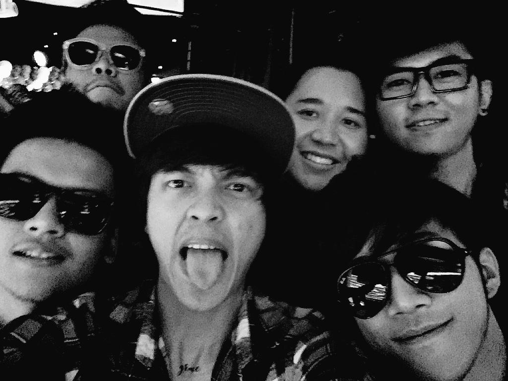 bismakarisma's tweet photo. We grown up..but still together aight!! @SMASHindonesia http://t.co/Wpggzry0Ms
