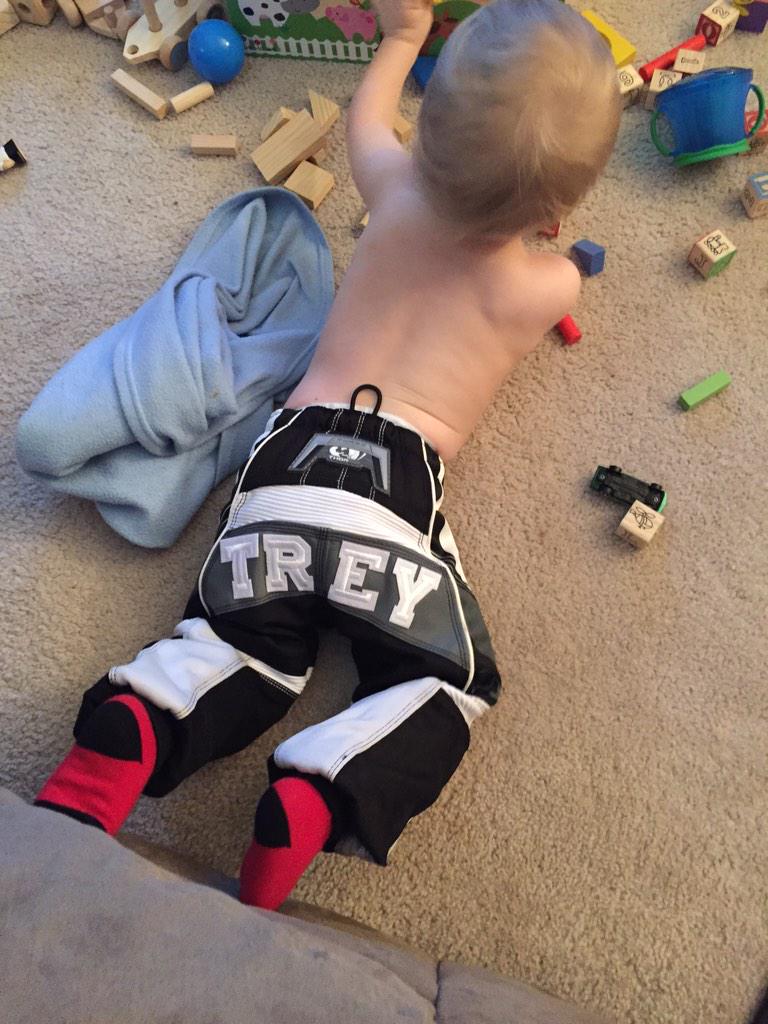 KaylaKubert's tweet photo. @SupercrossLIVE baby Trey is excited for tonight's races! #SXonFOX #WhosNext http://t.co/oz2lmCQhdy