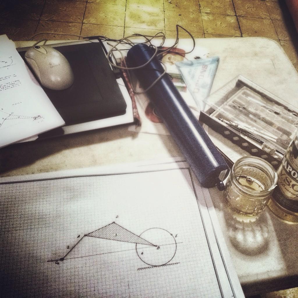 jicocpstrn's tweet image. Last Push ✒️✏️📏📐🍸#DrawGame