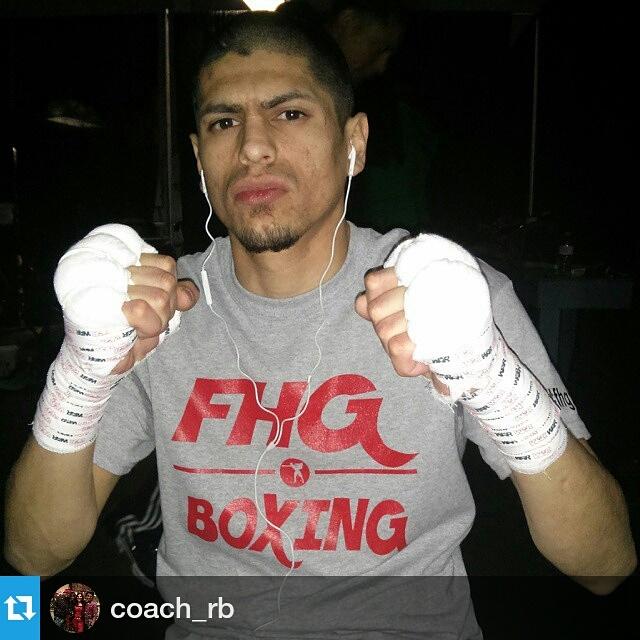 TRUBoxingHeadz's tweet photo. Angel Hernandez rocking the #WarTap ready for battle Vs Ray Ximenez tonight #UndefeatedVsUndefeated #CKO5 http://t.co/kHbMfTHfgm