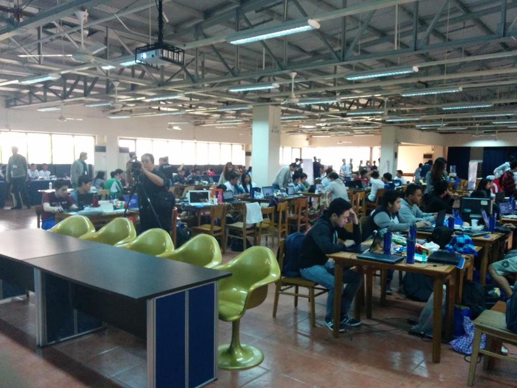 ChikkaAPI's tweet photo. It's last 10 minutes @AteneoHacks  2015 #HackStrong #ChikkaAPI http://t.co/K1d5OhYTi6