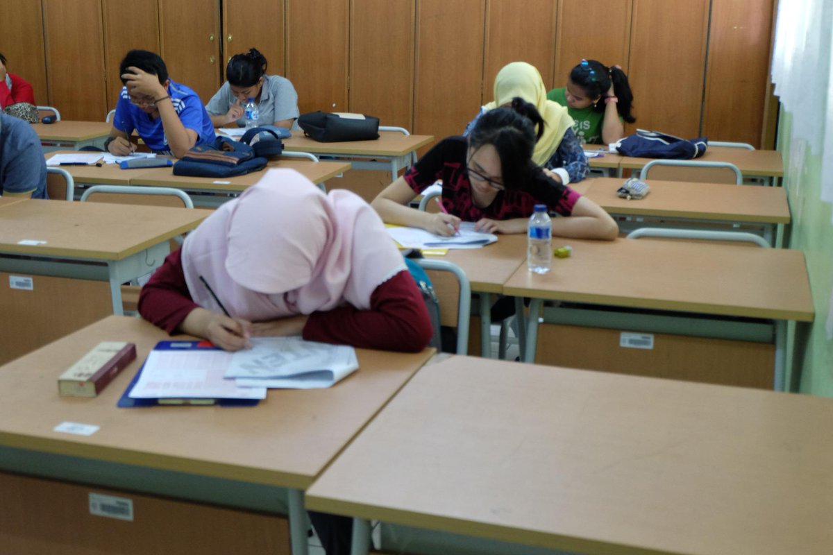 HMTI_ITS's tweet photo. Di Try Out Hi-School ini, jumlah peserta yang berpartisipasi sekitar 90 orang @ITS_Surabaya @BEM_ITS #RiseofUnifier http://t.co/Q7QbIwq1ef
