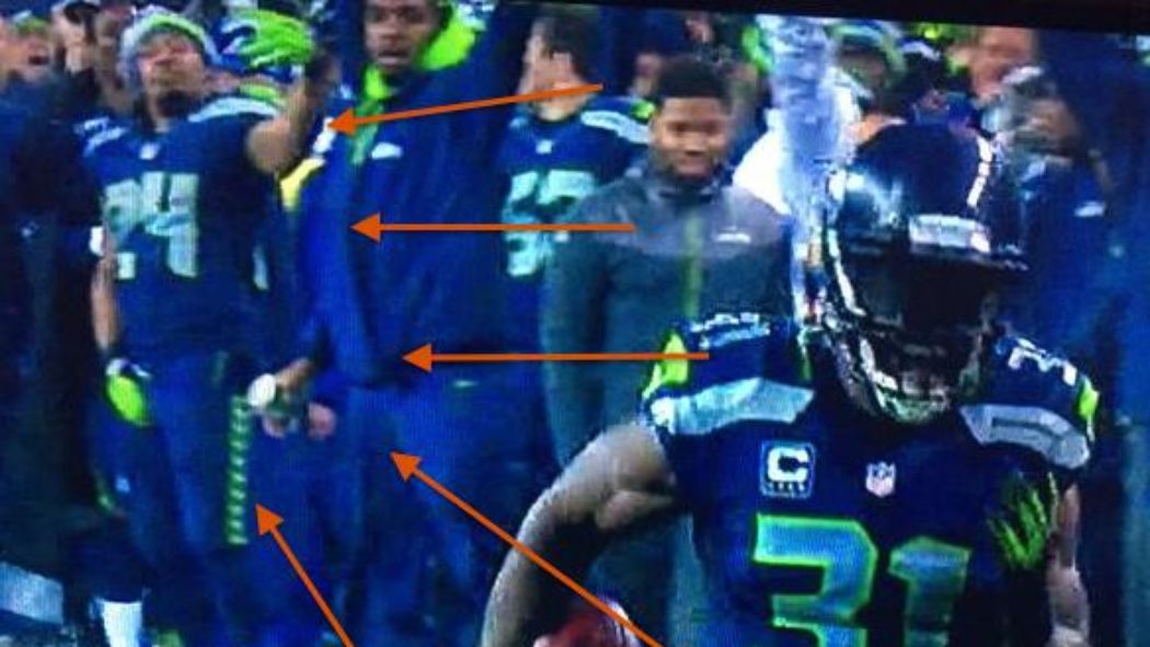 MikeSilver's tweet photo. “@GoldenBlogs: Marshawn Lynch admires Kam Chancellor touchdown by holding his junk http://t.co/qTqyGnZnfl http://t.co/uxQ07Adqzr” #GoBears