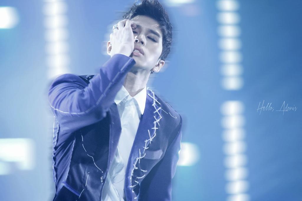 HelloAdonis0406's tweet photo. 131231, 141231 MBC 가요대제전 #VIXX #KEN 1년동안 성장하고 멋있어진만큼 앞으로도 높이 올라가길. 올려다 보지도 못할만큼 그렇게 비상하길.  @jaehwany0406 http://t.co/CiBdKMbCbN