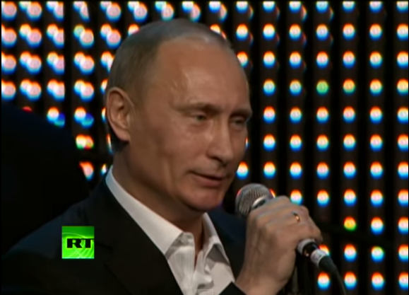 Myung933's tweet photo. これがプーチン大統領の歌声だ。ピアノも。

→http://t.co/gwhd4Wco4V

ロシアで開催された難病やがんに苦しむ子どもたちのためのチャリティーイベントでのこと。
微笑ましい( *´艸｀) http://t.co/xxVa0eNmzh