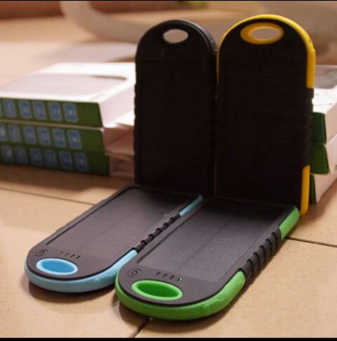 POWERBANK m-energy 5000 mAh
-waterproof
-shockproof
-bisa di charge pake sinar matahari
-listrik pln
-bs jd gantungan