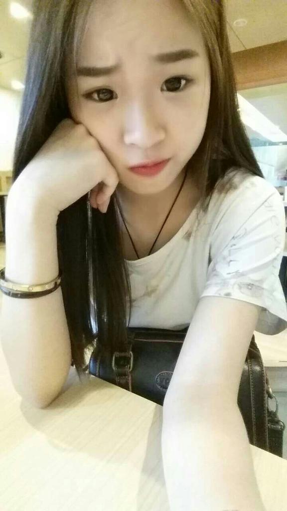 LwShakley's tweet photo. 星期一就开工~什么都没有准备好，快疯了！
根本就不会关心下我！ http://t.co/jW3b48zxYm