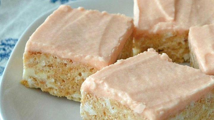 Cosmopolitan's tweet photo. 16 Unexpected Things You Can Do With Cake Mix http://t.co/amXkFcftJb http://t.co/ZDe7Kq3FCr