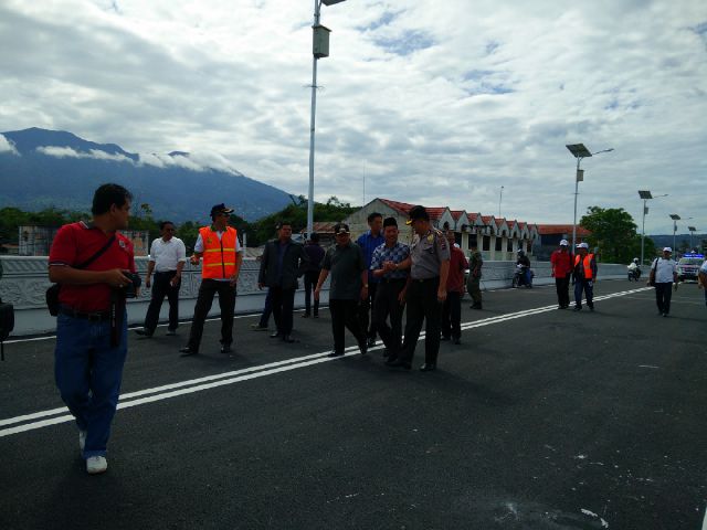 Uji Coba Open Traffic Fly Over Bukittinggi. Minggu, 11  Januari 2015