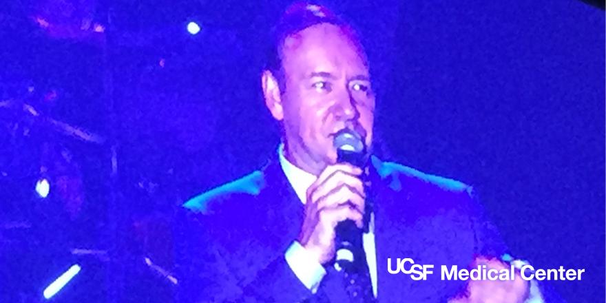 UCSFHospitals's tweet photo. .@KevinSpacey made a surprise cameo at our #UCSFGala celebrating our new Mission Bay hopsitals. TY for your support! http://t.co/eWqtWup6LN