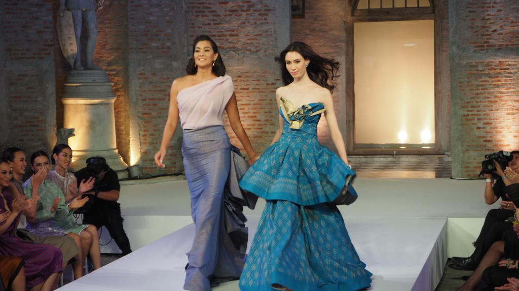 Sattawat_'s tweet image. Lukkade Metinee &amp;amp; Sabina #TeamLukkade 
#TheFaceThailand #FinalWalk