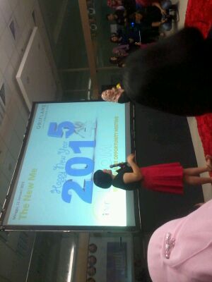 sippaaubrey_ana's tweet photo. director aku nih lagi nge MC di BOOM @nlcworld #BOOMNLC http://t.co/Ecc6fZ8Y3U