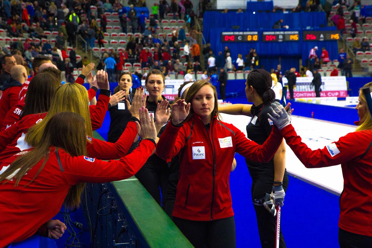 adamchiasson's tweet image. .@TeamHoman celebrating a win with the rest of Team Canada @CCACurling.  #ContCup @RHoman89 @ottgal @emmamiskew