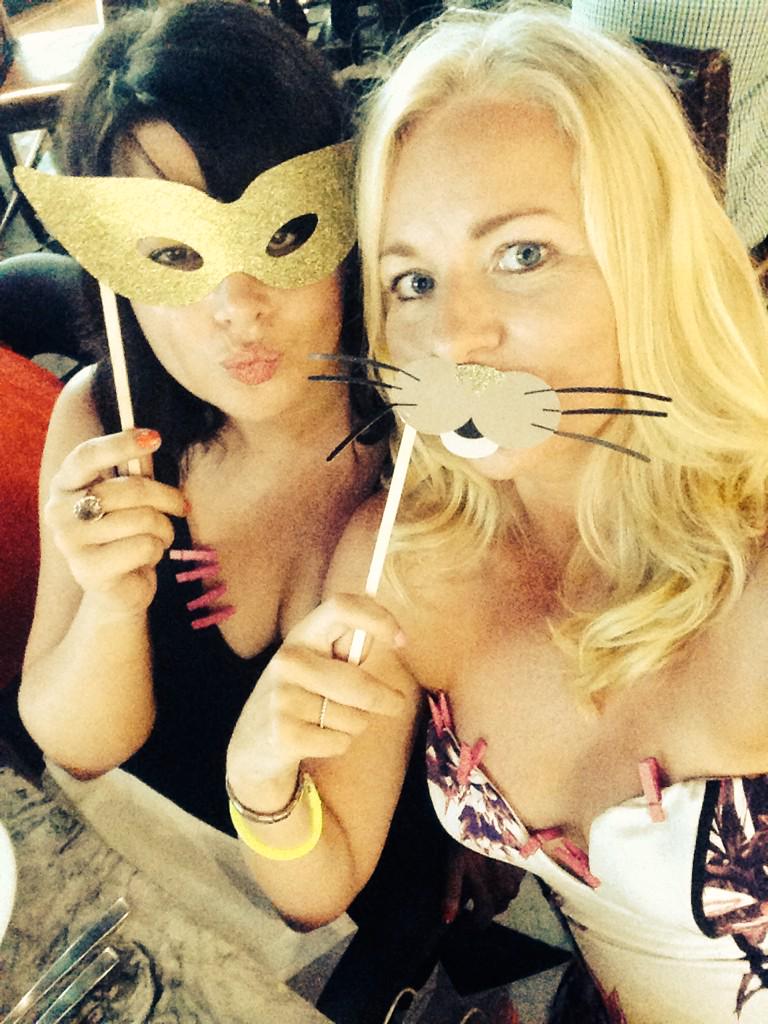 jkoz36's tweet photo. Wish I could wear a cat mask every day 😻 #crazycatlady http://t.co/hNTbHUwSzk
