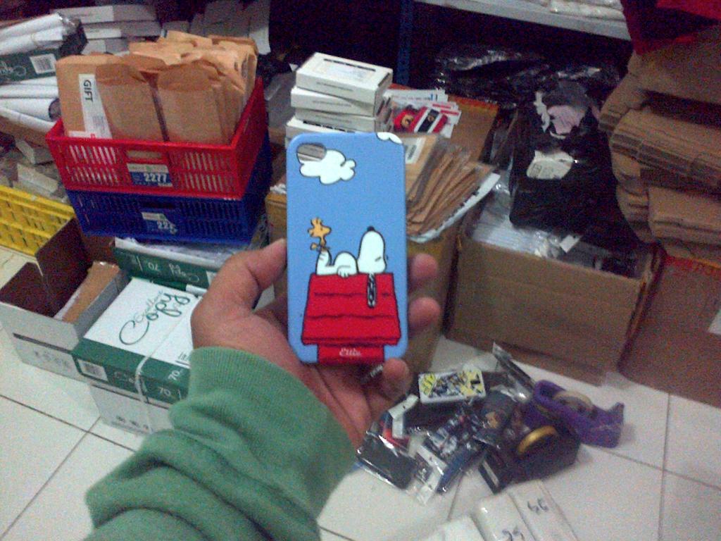 divaphonecase's tweet photo. Buat kalian yg ingin order #hardcasecustom dengan design gambar favorit kamu silahkan mampir dan cek bio kami http://t.co/TSCEjppVXN