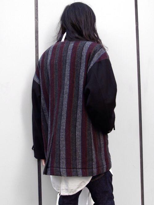 sheltertokyo's tweet photo. 【SALE】"MAKIN JAN MA:STRIPE P-COAT"(BLACK×STRIPE/S)
定価¥49,000→SALE¥34,300

ブランケットをドッキングさせた2WAYピーコート。レトロ感のあるストライプも新鮮。 http://t.co/9kULy68ecC