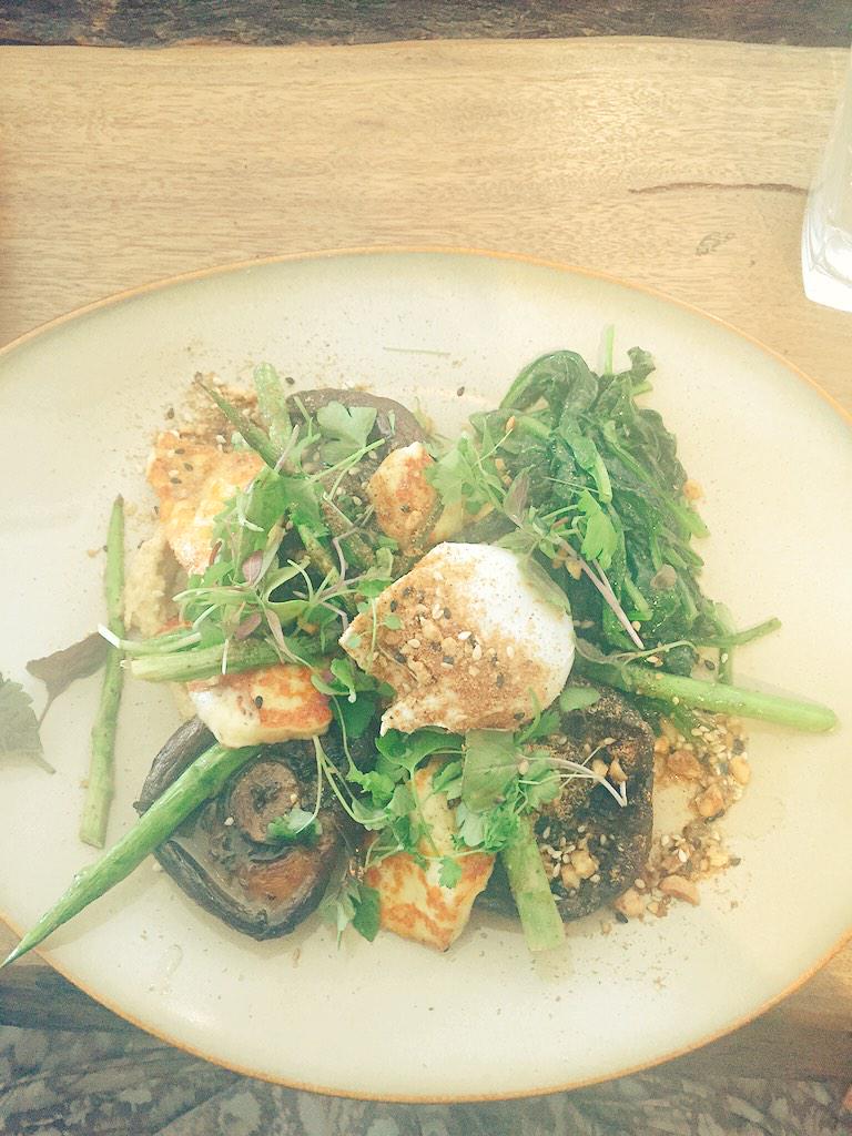 _Aimee_Taylor's tweet photo. This morning breakfast #treehouse #delish #melbourne #brunching 👌 http://t.co/5ehbAbXsNY