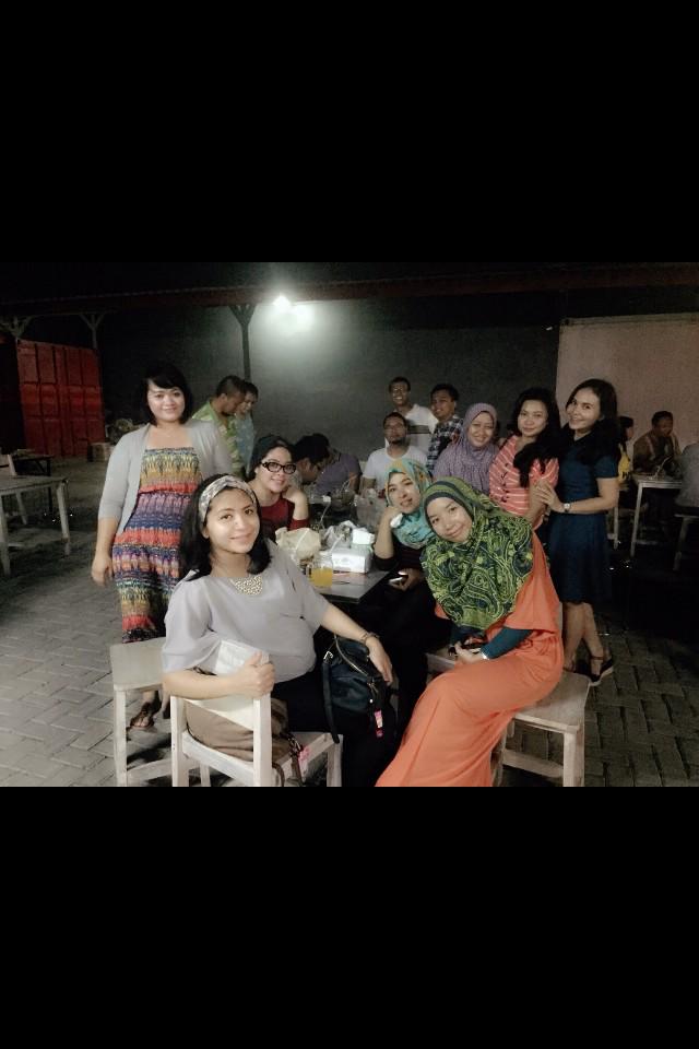 AngkringanD's tweet photo. Terima kasih tante" cantik n Om" ganteng yang sudah mampir 😁😘😍 http://t.co/0iMRhdpEYn