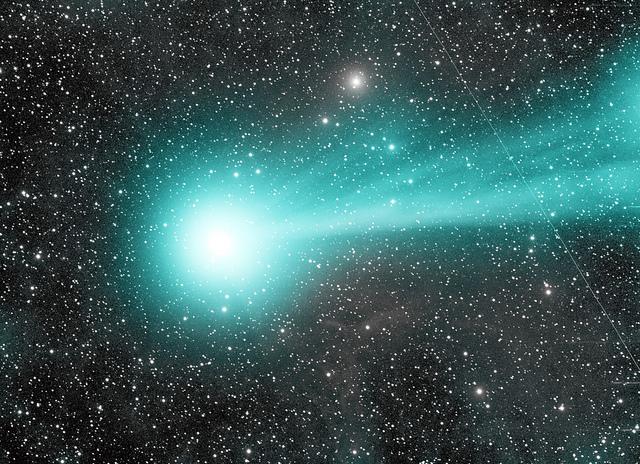 Night tail 2. Омикрон кита звезда. Галактика Комета. Звезды и кометы.