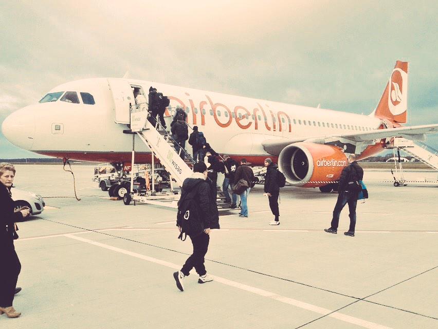 "Boarding Completed", ruft der Flugkapitän durch den Airbus A320-200, gleich hebt die Maschine ab. #sgd1953