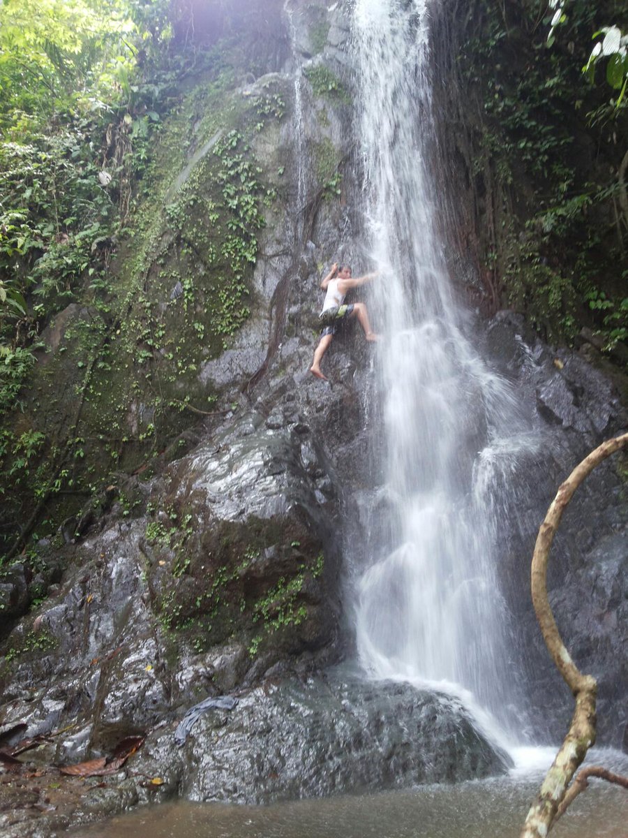 Tribun_Manado's tweet photo. Sejuk, tenang, nyaman, damai, terdengar suara air. Itulah pesona air terjun Kobo di Kotamobagu
http://t.co/SVxnA5IdqY http://t.co/fjaYpI6ryK