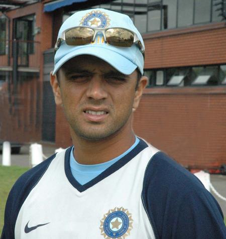 Happy birthday to rahul dravid.my favourite player in cricket. 